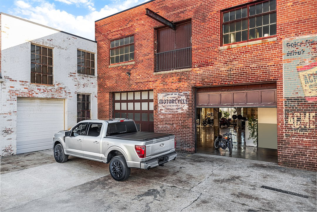 Retrax R-T-80482 FRC-4000 Tonneau Cover for Chevrolet