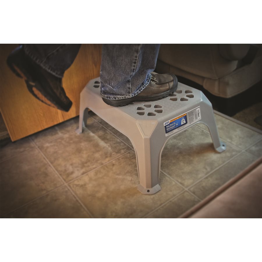 Camco Step Stool (43470) – Capacity: 300 Pound