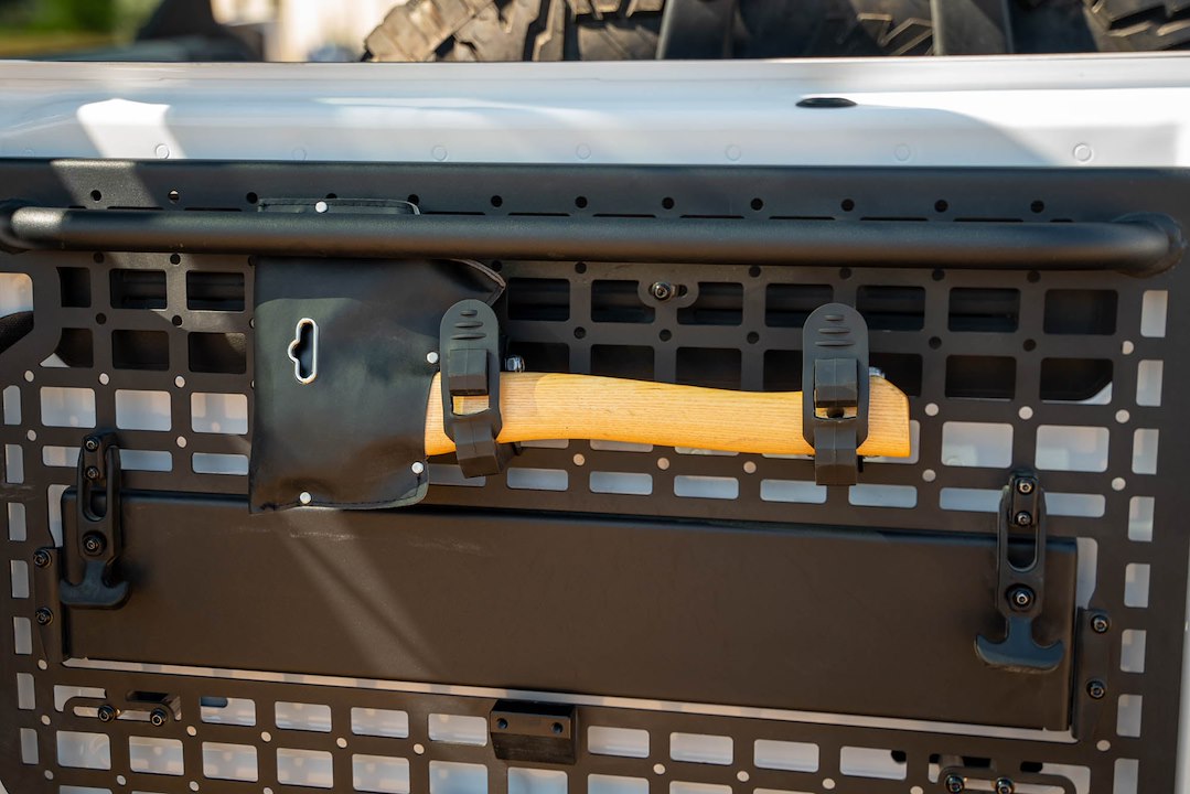 DV8 Offroad UNRM-01 Universal Quick-Release Tool Clamp