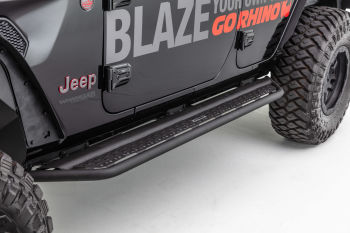 Go Rhino D60073T Dominator D6 Cab-Length Side Steps
