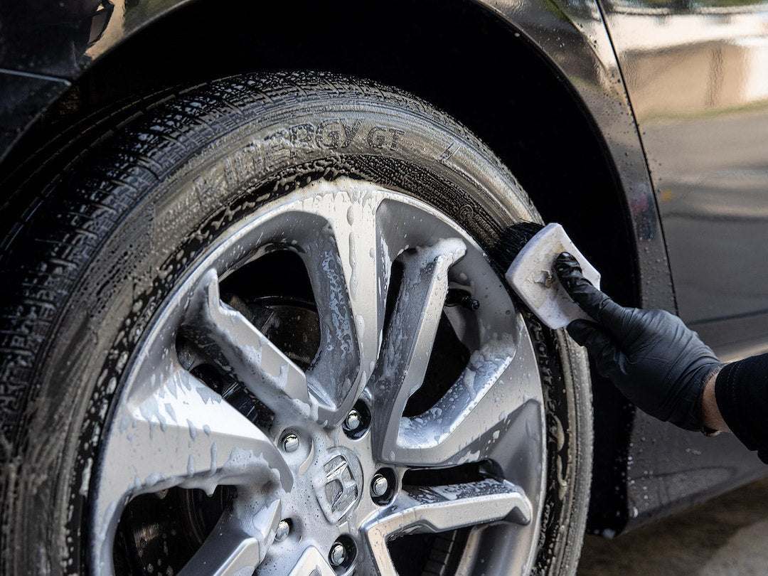 MEGUIARS WAX Meguiars Wheel Cleaner (G9524) – Unit Size: 24 Ounce