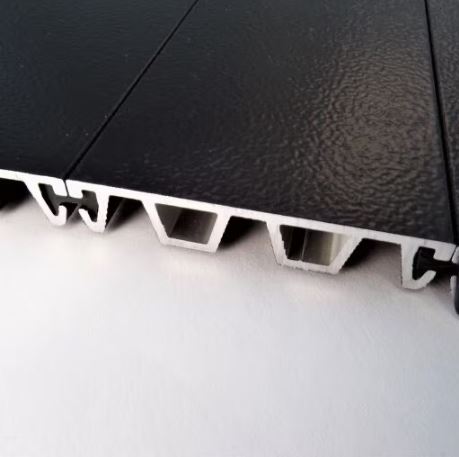 Pace Edwards SMDA25A56 Ram Short-Bed Switchblade Metal Tonneau