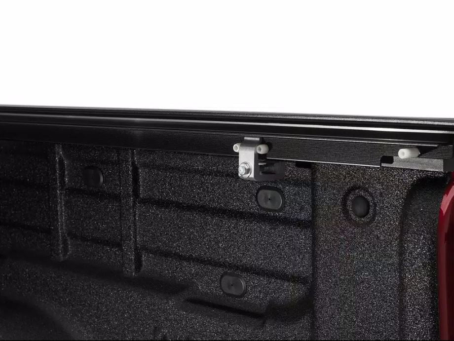 Retrax 80490 RetraxPRO MX Manual Aluminium Tonneau Cover