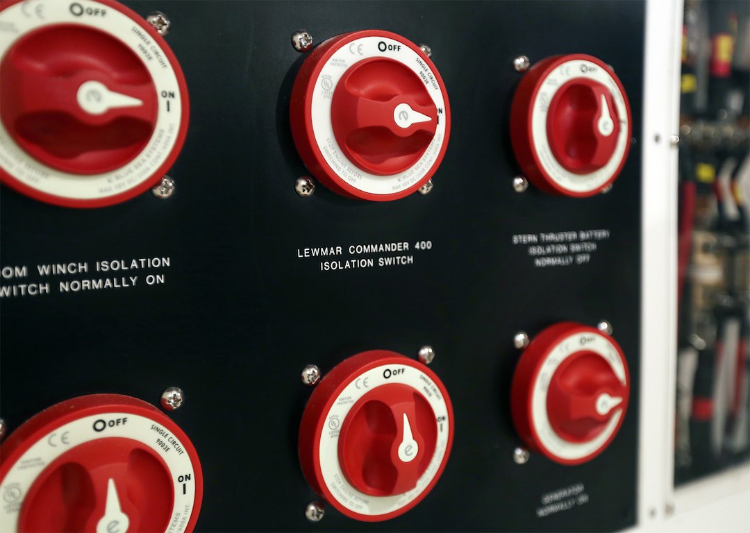 Blue Sea 9001e-Bss Battery Selector Switch - image 7
