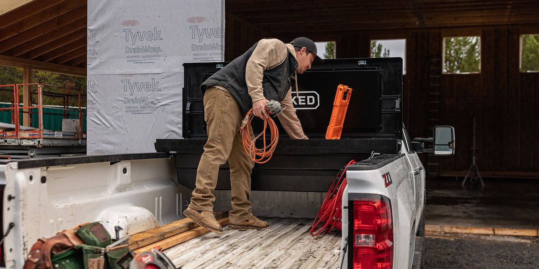 Decked Dtb2t22-Blk Black 10.1-Cu-Ft Crossover Tool Box