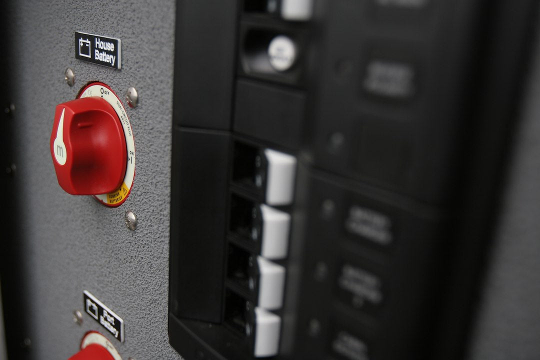 Blue Sea 6011-Bss Battery Selector Switch - image 7