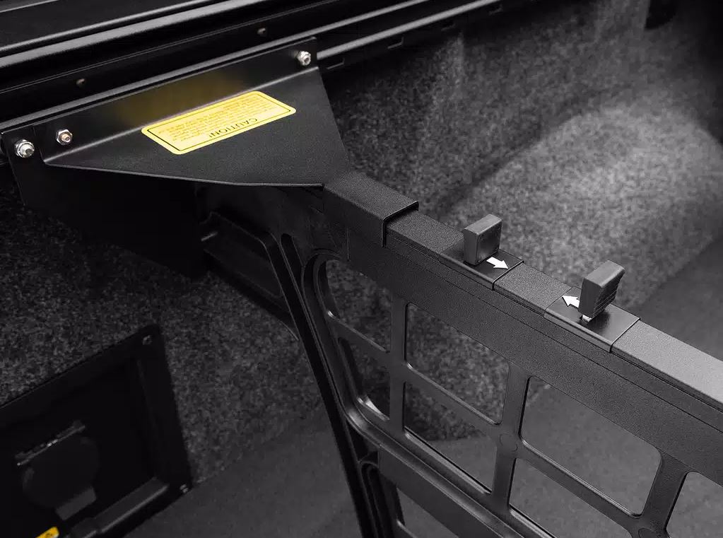 Roll-N-Lock Cm247 Bed Divider for Isuzu D-Max Crew/Double Cab