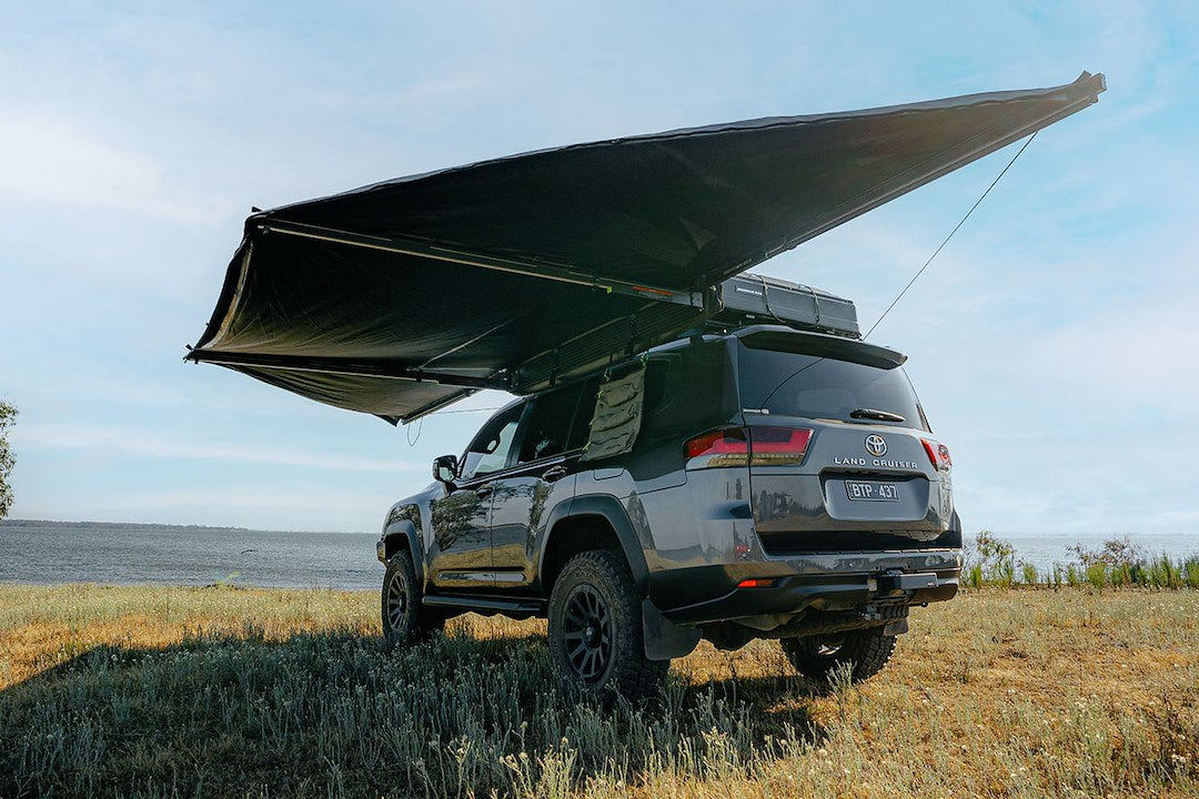 Ironman 4x4 IAWN180012 Delta Wing Manual Awning