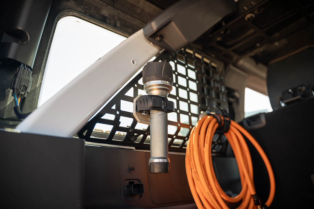 DV8 Offroad UNMM-01GR MOLLE Quick-Release Tool Mount
