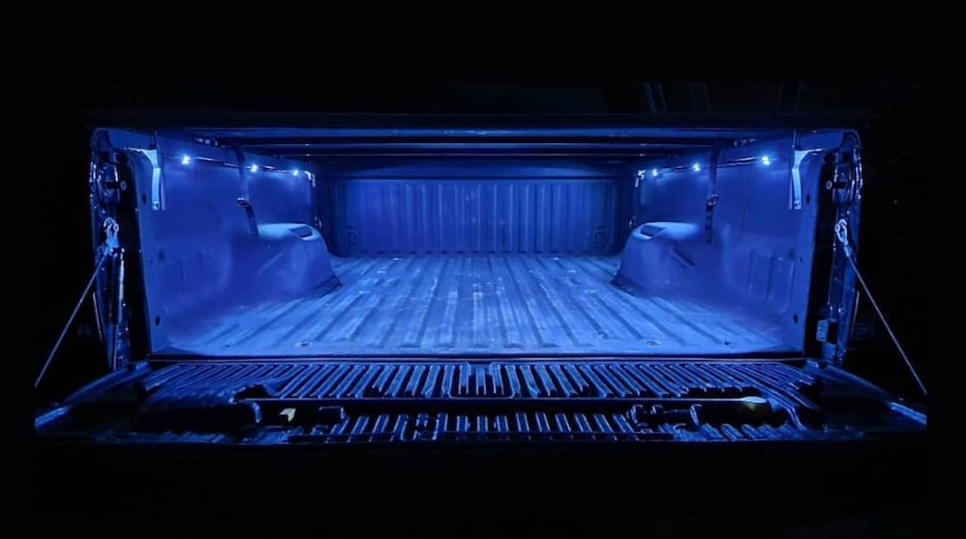 Recon 26417hp Universal 4-Foot LED Bed Light