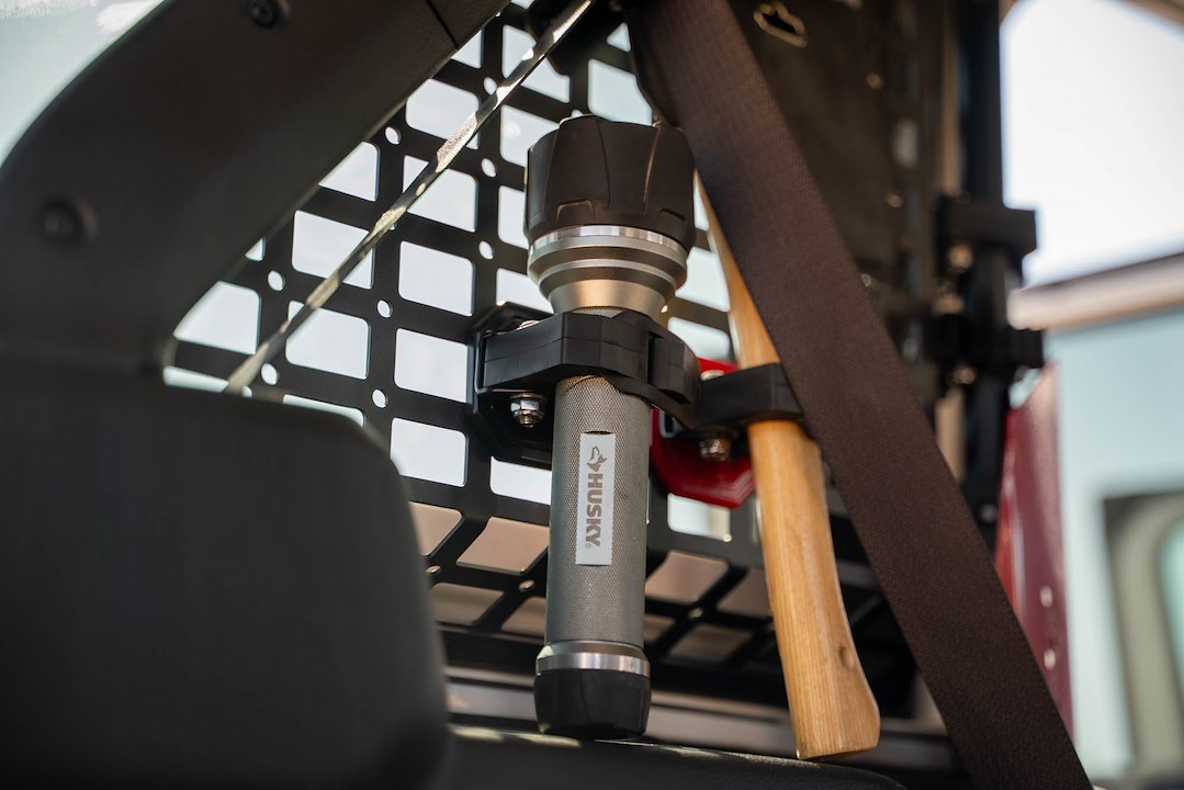 DV8 Offroad UNMM-01BL Quick-Release MOLLE Tool Clamp