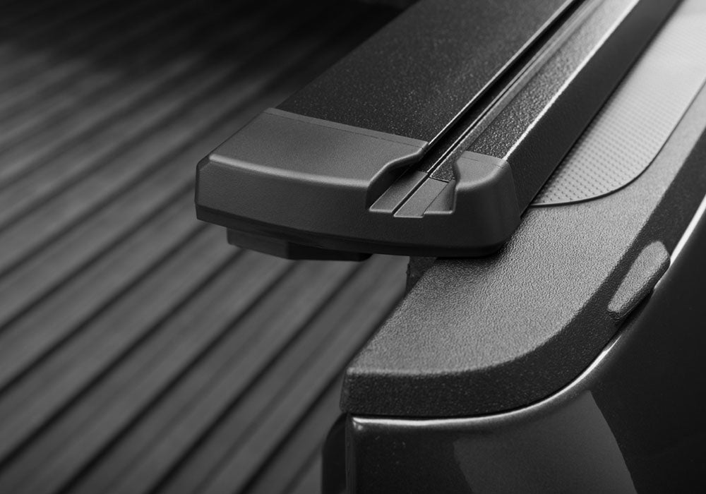 Retrax EQ0373 EQ Aluminium Remote-Locking Tonneau Cover