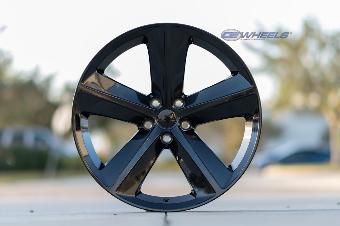 OE Wheels DG05-20090-5115-20B Wheel