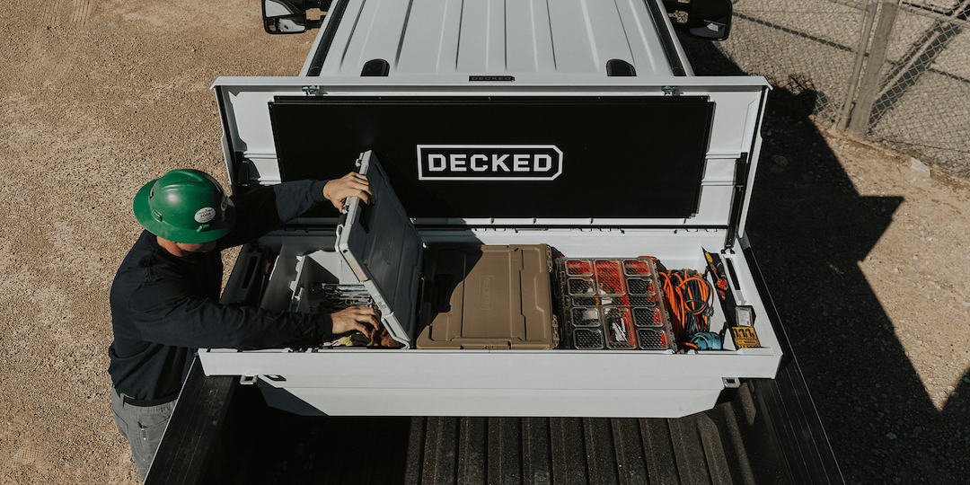Decked Dtb2-Wht Tool Box 2.0 10.7-Cu-Ft Crossover Box