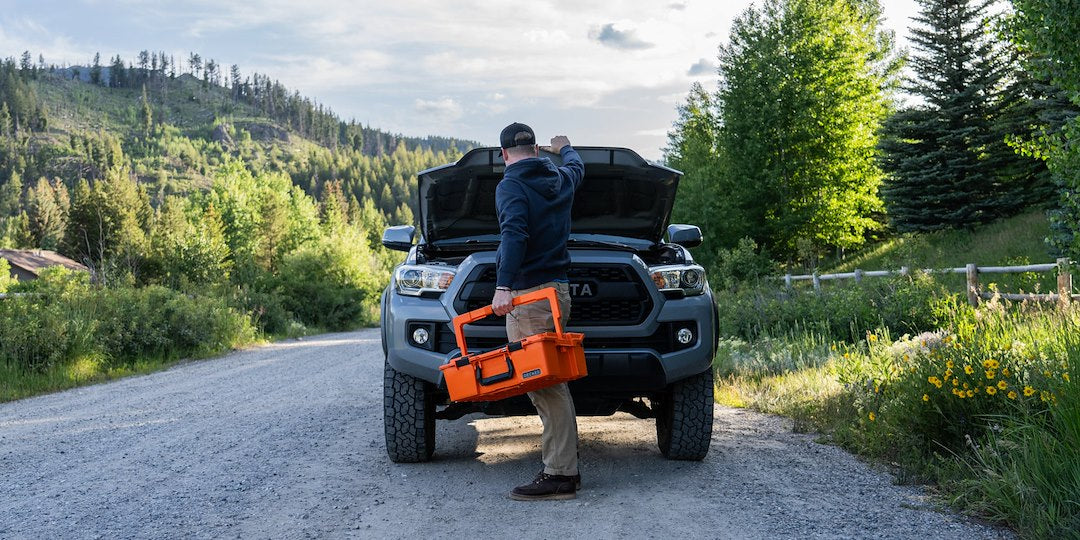 Decked A0132-Road-Org Roadside Emergency Kit