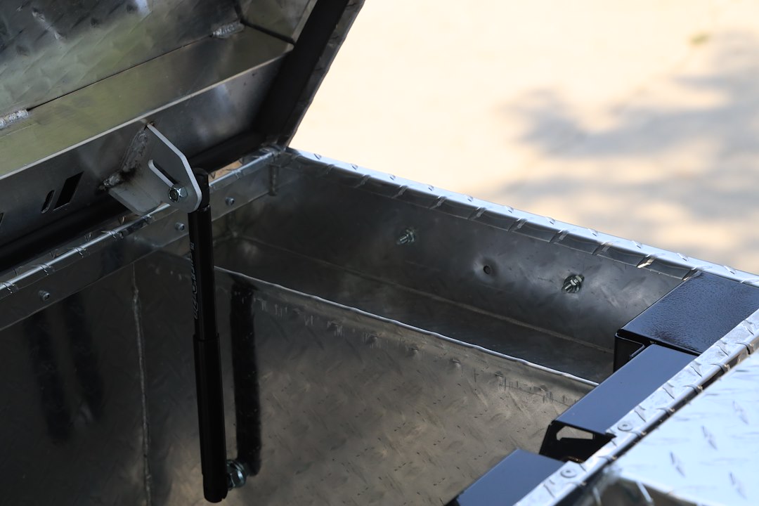 Dee Zee Dz 11748 Tool Box - image 4