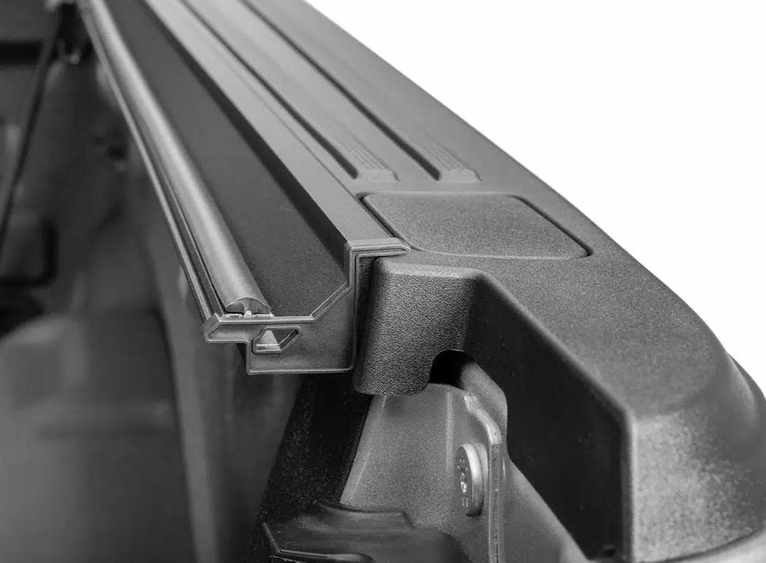 BAK Industries Revolver X4TS Aluminum/ Vinyl Tailgate Handle Lock Tonneau Cover 80339RK - image 8