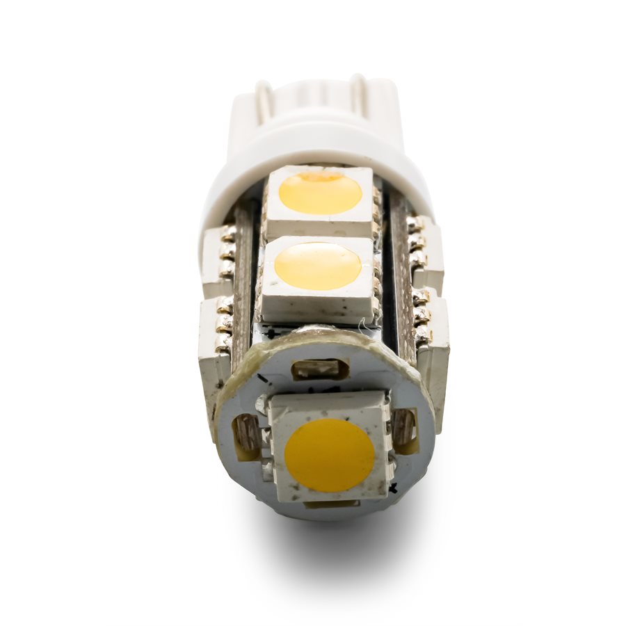Camco Backup Light Bulb – LED (54623) – Voltage Rating: 12 Volt