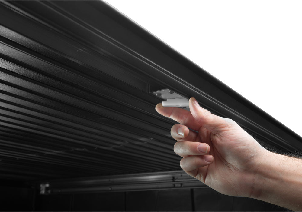 Retrax EQ0373 EQ Aluminium Remote-Locking Tonneau Cover