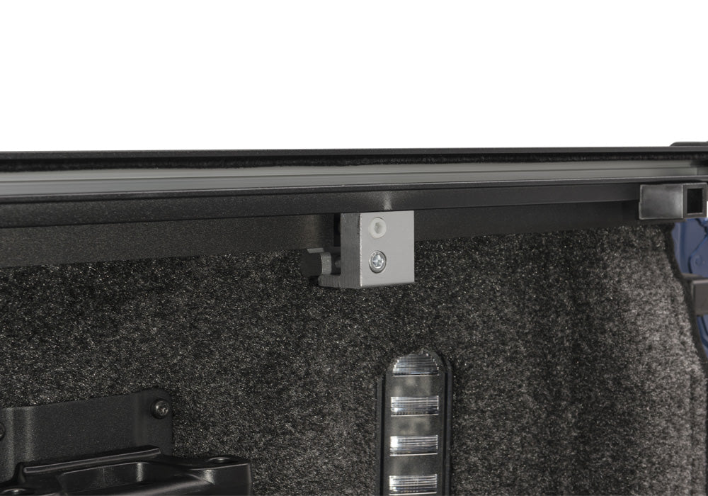 Retrax 30481 IX Aluminium Tonneau Cover for Chevy/GMC