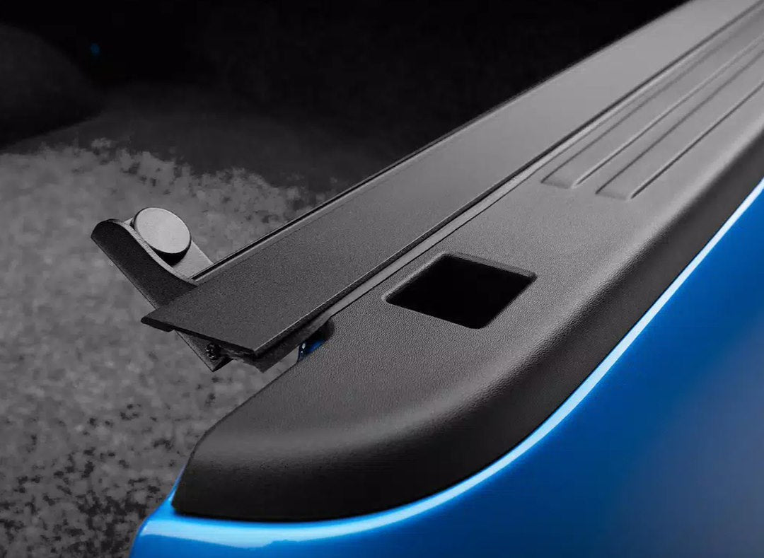 BAK Industries Revolver X4s Aluminum/ Vinyl Tailgate Handle Lock Tonneau Cover 80213 - image 13