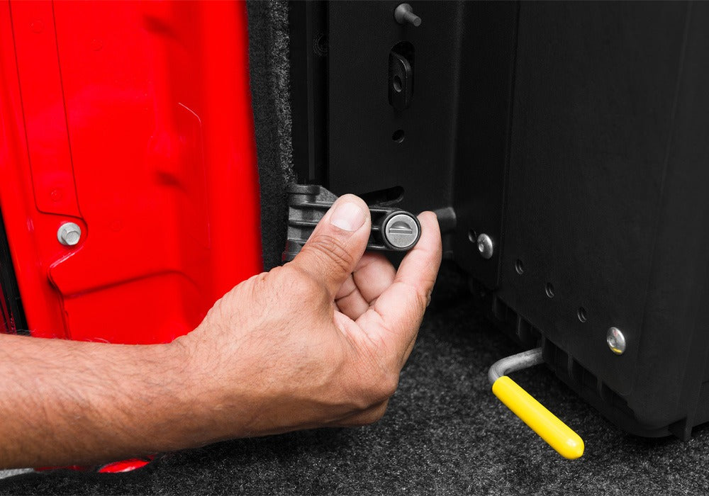 Undercover Sc203d Tool Box - image 8