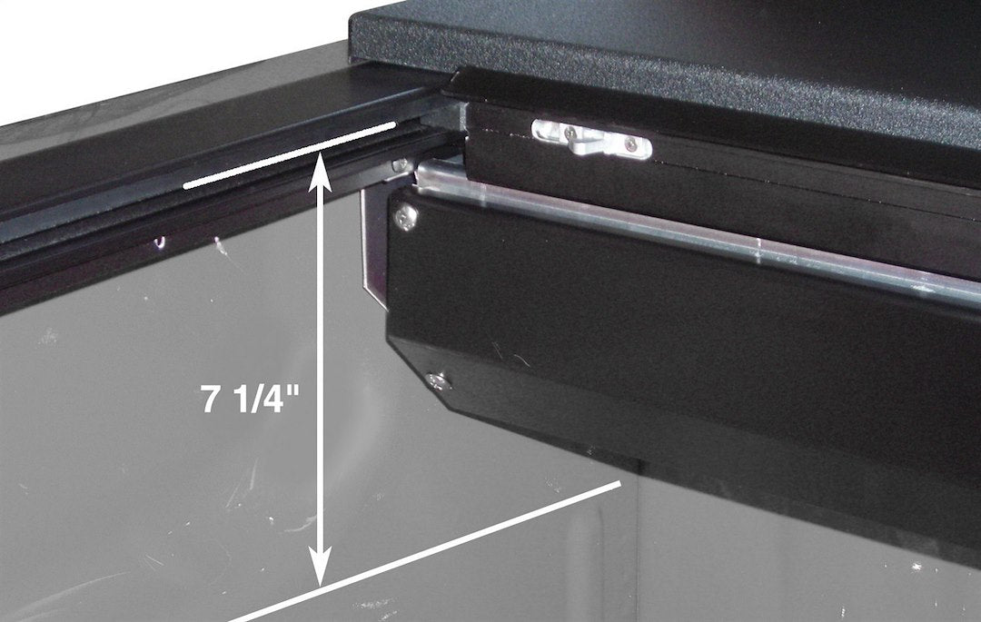 Roll-N-Lock Lg570m Tonneau Cover - image 4