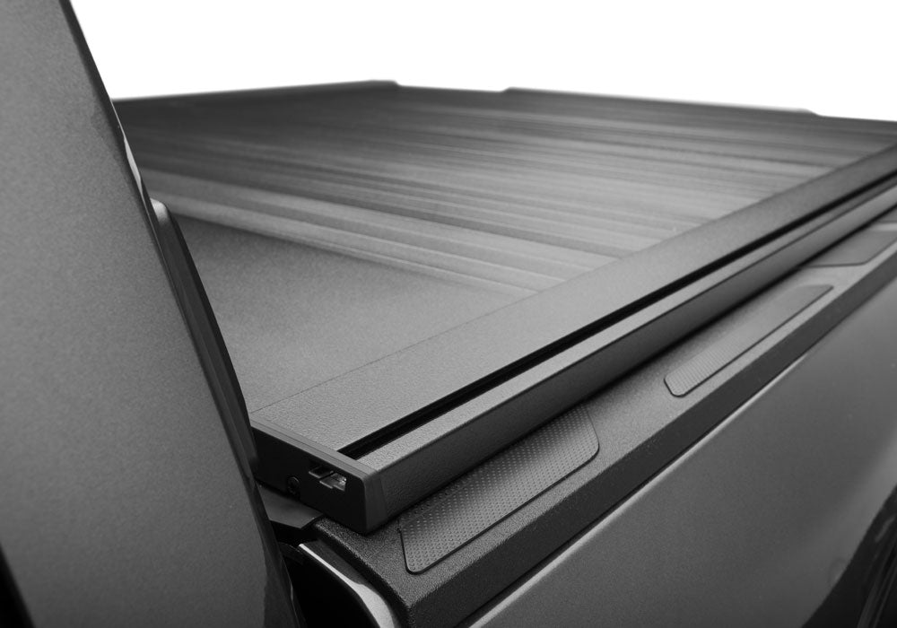 Retrax EQ0338 EQ Aluminium Remote-Control Tonneau Cover